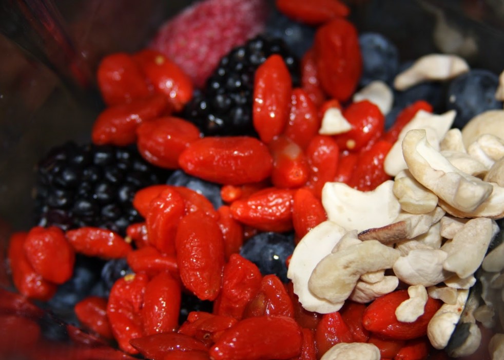 Lassens, Lassen's, Lassens Natural Foods and Vitamins, Goji Berries, Goji Berry Blast, Goji berry recipe